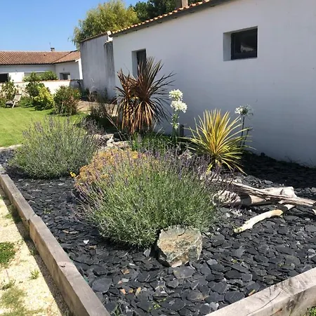 Semesterbostad La Maison Sur La *
