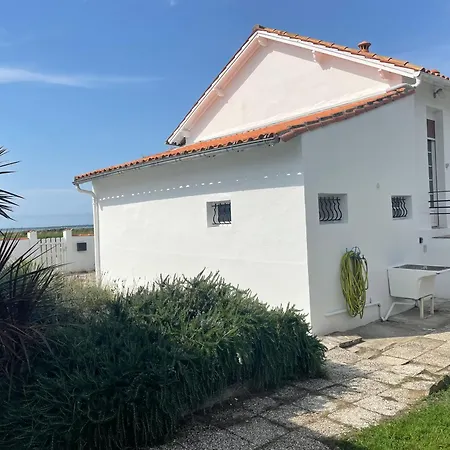 La Maison Sur La 別荘 *